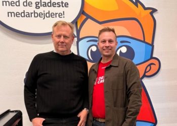Administrerende direktør i brancheorganisationen GRAKOM Søren Stemann Beck sammen med direktør og indehaver Kristian Klokkerholm Kristensen. Foto: Egotag.