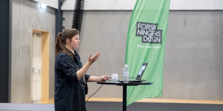 Line Kristensen fra Aarhus Universitet ved foredraget i Hjørring. Foto: HPR.