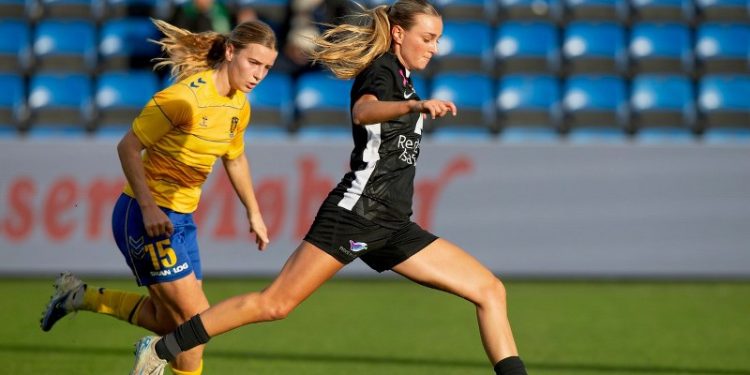 Josefine Valvik har været ude med en muskelskade i baglåret, men er nu klar til at sparke ekstra energi ind i Fortuna-mandskabet. Foto: Jess Madsen