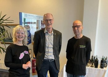 Jens Kjærsgaard Nielsen fra Rotary i Hirtshals ses her i midten hos headspace Hjørring. Foto: Privat.