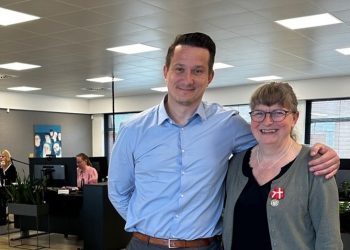 Lokalbankchef Kim Guldborg Bærentsen og Irene Bjerg. Foto: Spar Nord.
