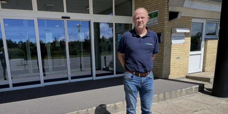 Centerleder Lars-Henrik Kristensen planlægger sammen med hele holdet markedsdage på parkeringspladsen ved Hirtshals Idrætscenter. Foto (arkiv): Niels Skipper.