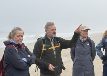 Martin Svendsen fra VestEvent flankeret af Sarah Routledge fra Hotel Skaga og Laila Zielke fra Hirtshals Turisme. Foto: Erhverv Hjørring.