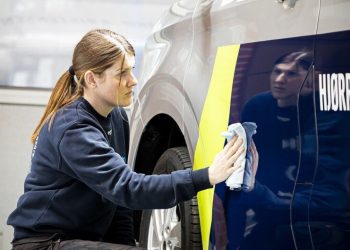 Skilteteknikereleven Mathilde er klar til DM i Skills på hjemmebane i Hjørring. Foto: Egotag.