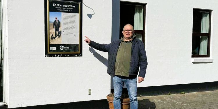 Palle W. er klar til munter aften hos Klerly og Åge Vinther i Restaurant Tannishus. Foto: Niels Skipper.