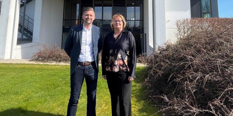 Lars Østerstrand Mikkelsen og Birgitte Pedersen hos HjulmandKaptain i Hjørring. Foto: Privat.