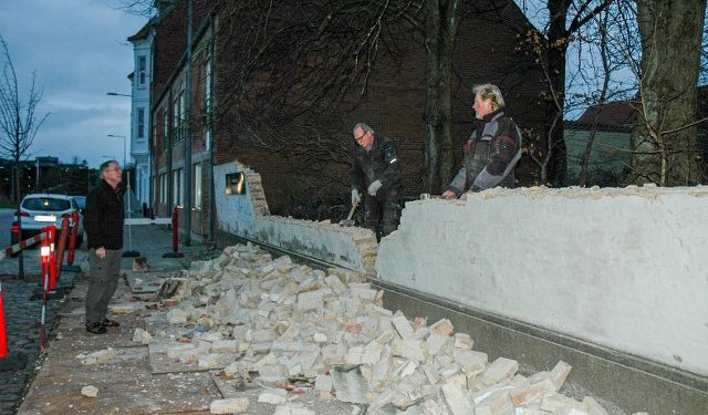 Den væltede mur til museumshaven. Foto (arkiv): VHM.