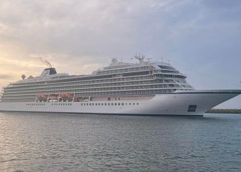 Krydstogtskibet Viking Vela i Skagen Havn. Foto: Rasmus Lind.