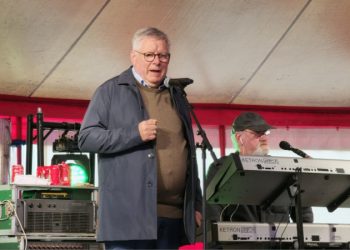 Borgmester Søren Smalbro erklærede Sindal Marked 2026 officielt for åbnet.