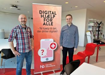 Benny og Lasse fra Digihjælp. Foto: Hjørring Bibliotek.