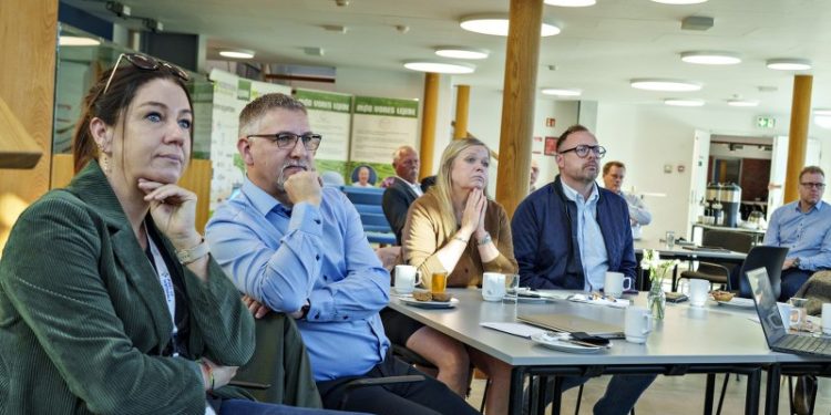 Erhvervsfolk og kulturaktører samlet i Morgenklubben hos Erhverv Hjørring til et arrangement i Nordsøen Forskerpark. Foto: Hans Ravn.