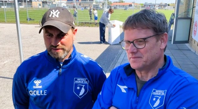 Steffen Rævskjær Ledet og Jesper Vandsted i snak med Niels Viberg. Foto: Screendump.