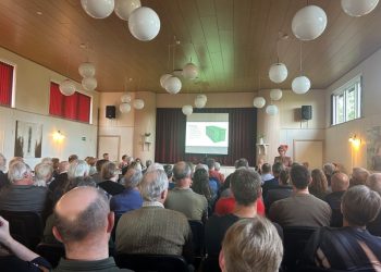 Stort fremmøde i Ugilt Forsamlingshus. Foto: Privat.
