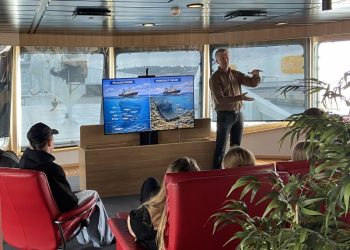 Reder Karsten Mølgaard fortalte om fiskeriet med HG 333 Isafold. Foto: Anette H. Sørensen.