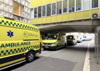Ambulancerne var linet op for at hente patienter ved Sygehus Nord. Foto: RN.
