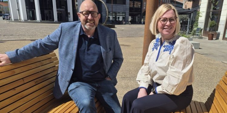 Handelschef Roy Linde Hansen og formand Christina Østergaard fra Hjørring Alliancen. Foto: HA: