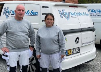 Malermestre Peter Vejby og Sara Elholm Christiansen, som sammen driver virksomheden Kaj Vejby & Søn. Foto: Business Hjørring.