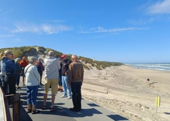 Husmoderstranden ligger næsten bogstavelig talt midt i Hirtshals. Foto: VHM.