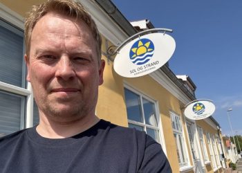 Claus Jensen glæder sig til at lære feriehusverdenen endnu bedre at kende og til at hjælpe gæster, sommerhusejere og kolleger med at få tingene til at spille. Privatfoto