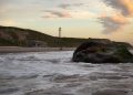 Husmoderstranden med udsigt op mod Hirtshals Fyr. Foto: Arturs Pirazkov.