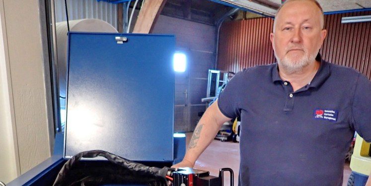 Martin Jennet hos JMC Coatable har importeret fire avancerede lasermaskiner fra Kina. Foto JMC Coatable.