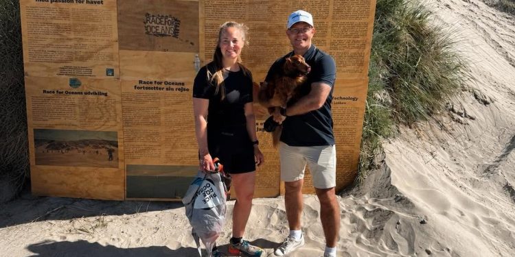 Signe Simonsen fra Race for Oceans og Per Møller med hunden Viggo. Foto: Privat.