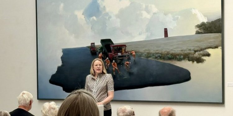 Museumsdirketør Sine Kildeberg bød velkommen på Vendsyssel Kunstmuseum. Foto: Betina D. Jensen.