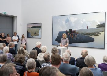 Museumsdirketør Sine Kildeberg bød velkommen på Vendsyssel Kunstmuseum. Foto: Tao Lytzen.