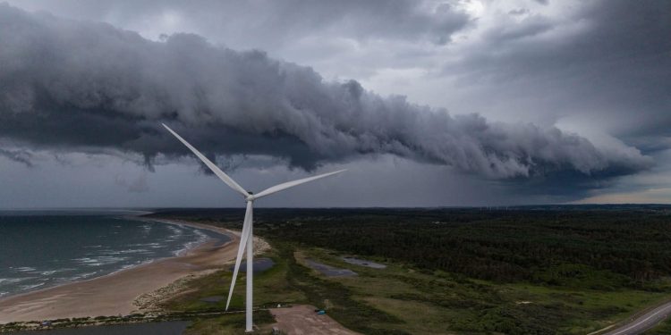 Arcusskyer over Tannisbugt ved Hirtshals. Foto: Arturs Pirazkov.