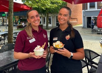 Emma og Mathilde er hos Bone's Hjørring klar til at tage godt imod studenter og alle andre. Privatfoto