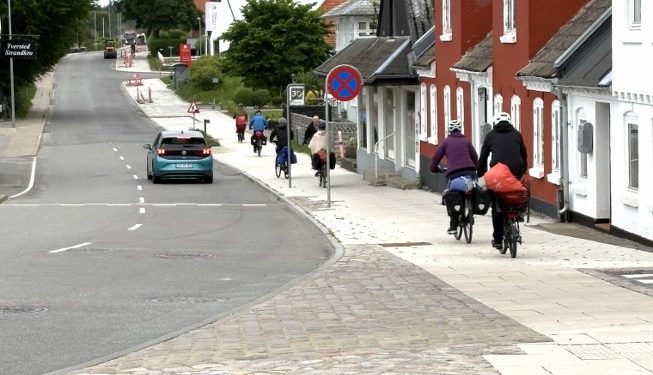 Cyklende gæster i Tversted juni 26. Foto: Palle W. Nielsen