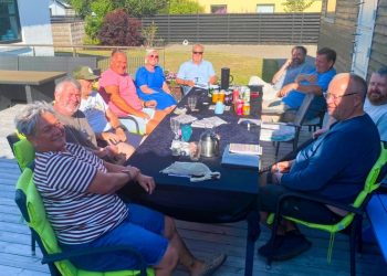 Bestyrelsen samlet hos Musik Under Trappen. Foto: MUT.