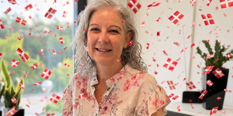 Britta fejres for 40 år i elforsyningsbranchen. Foto: Nord Energi.