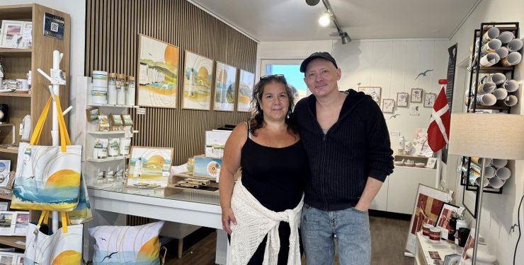 Caroline og Mads Laursen byder på bobler, design, gave og musik. Privatfoto