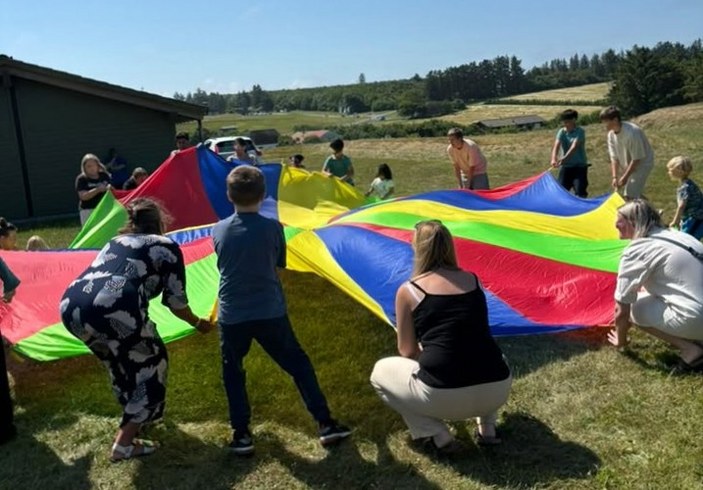 Der hygges på Dansk Folkehjælp Hjørrings sommerlejr. Privatfoto
