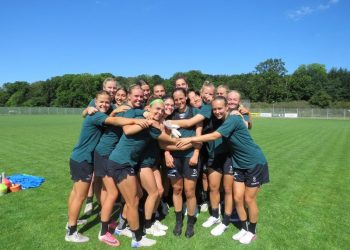 Gensynsglæden var stor, da Ashley Riefner dukkede op i Fortuna-truppen igen. Foto: Helle Møller Riis.