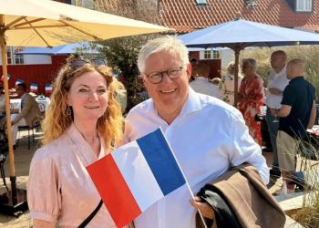 Betina D. Jensen og borgmester Søren Smalbro fra Venstre til Bastilledag i Skagen. Foto: Privat.