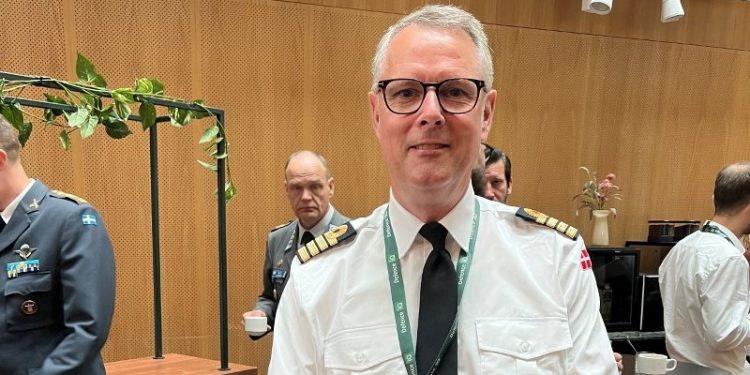 Direktør Martin Sort Mikkelsen fra Nordjyske Jernbaner ses her med rang af Captain. Foto: Privat.