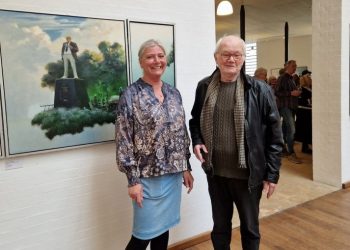 Poul Anker Bechs datter Felicia Bech Lillelund ses her i selskab med forfatter Peter Mouritzen. Foto: Privat.