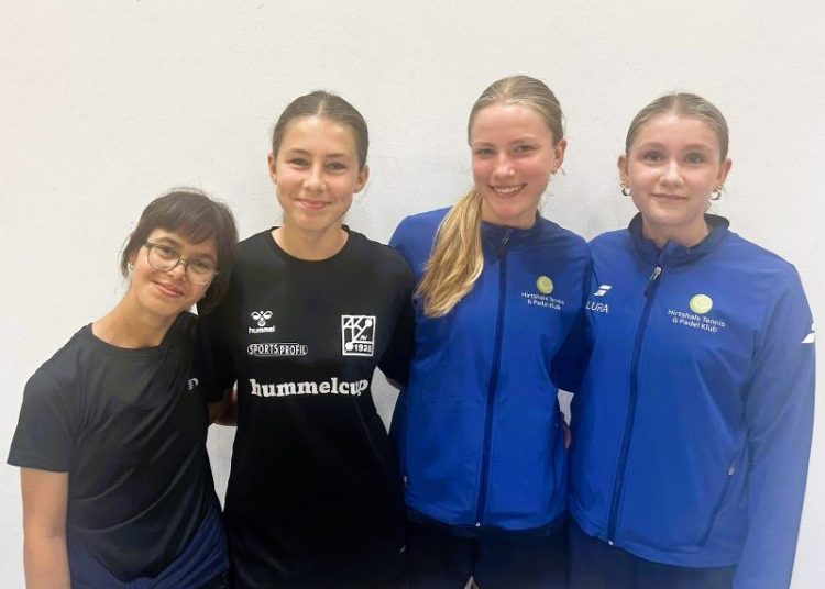 Stjernerne Chanell, Andrea, Thilde og Laura. Foto: Hirtshals Tennis & Padel Klub.