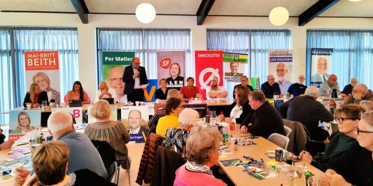 Vælgermøde på Kligården i TVersted. Foto (arkiv): Elling.